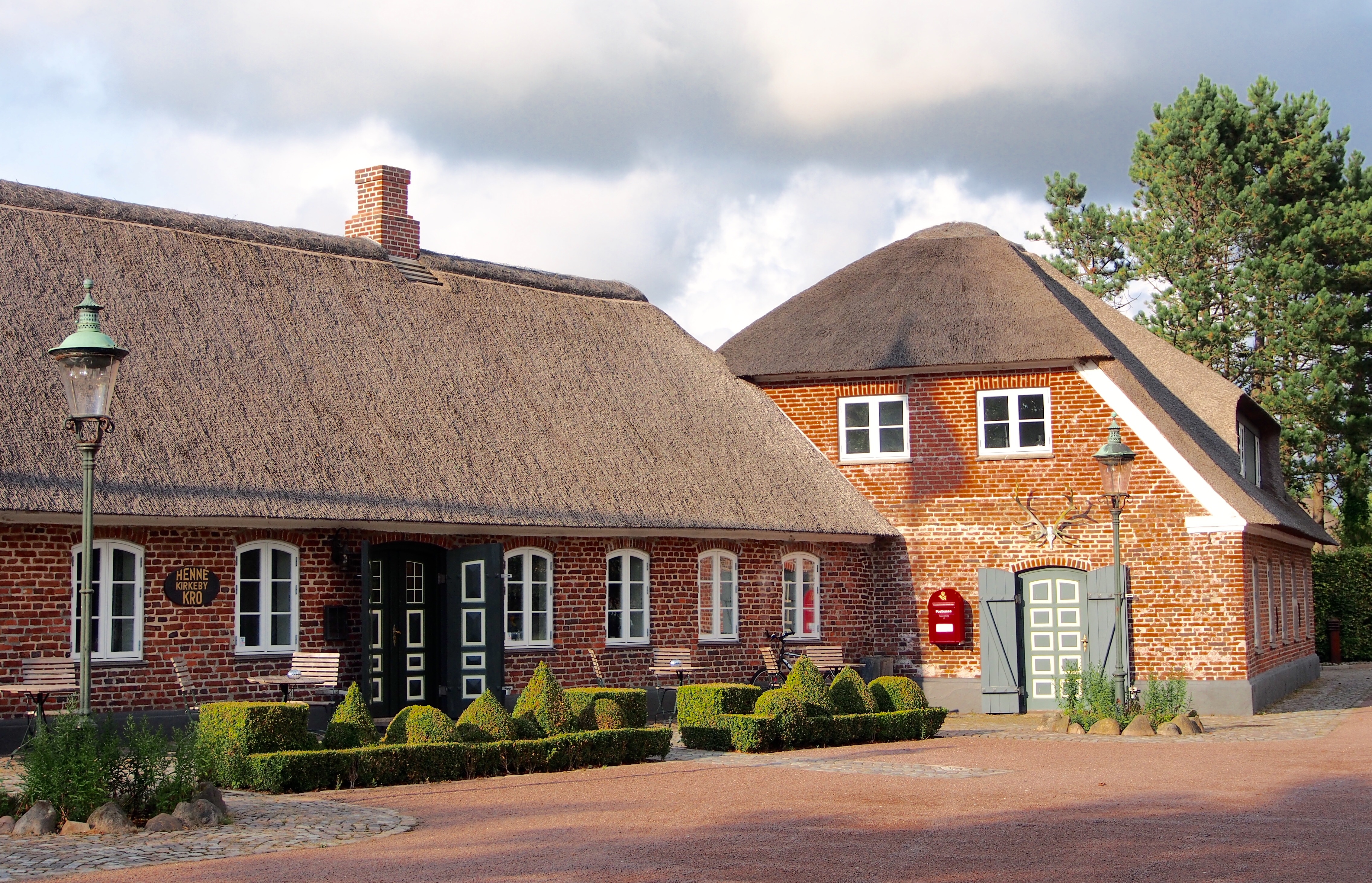 Henne Kirkeby Kro header